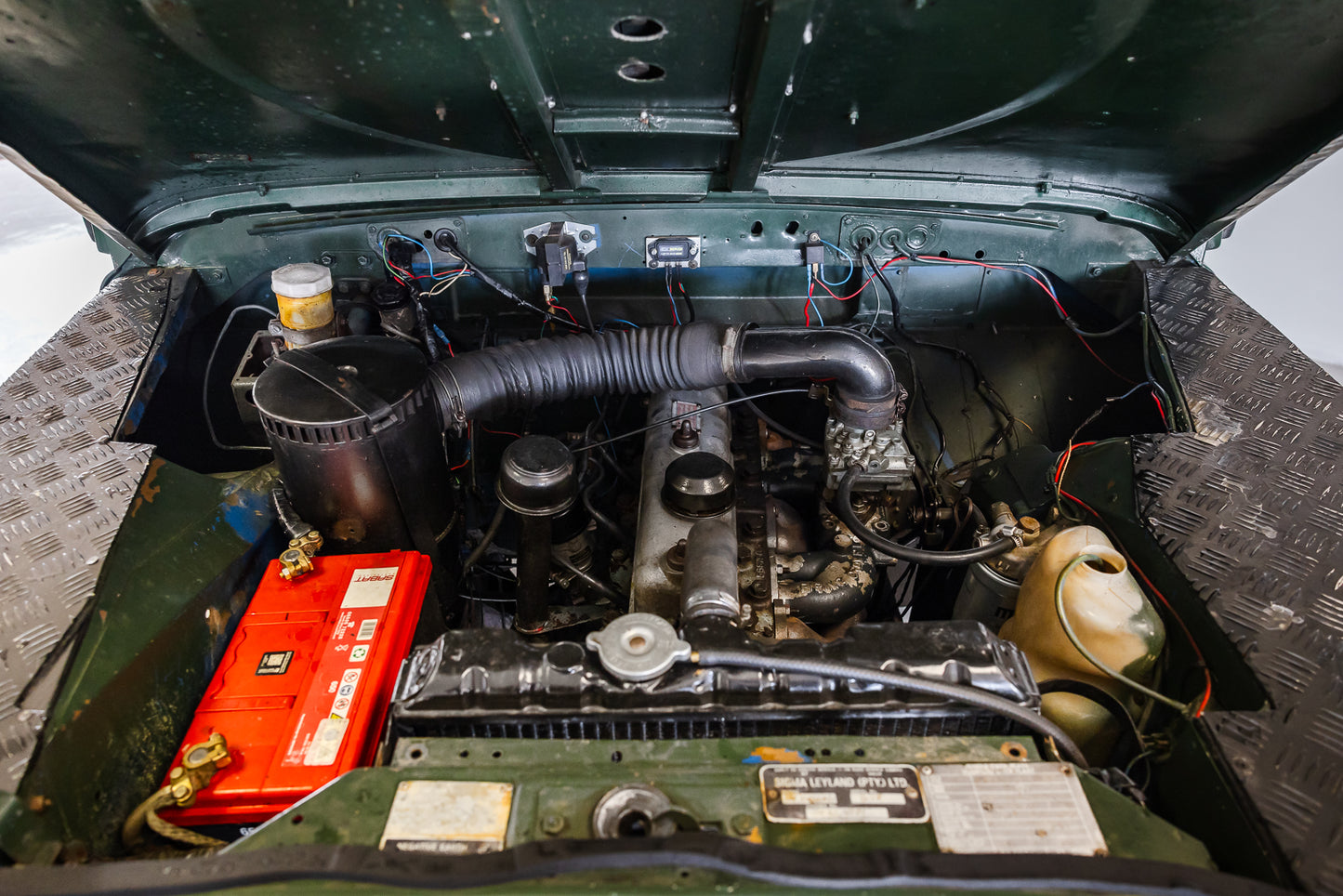 1979 Land Rover Series III 2.2L - 68000km showing