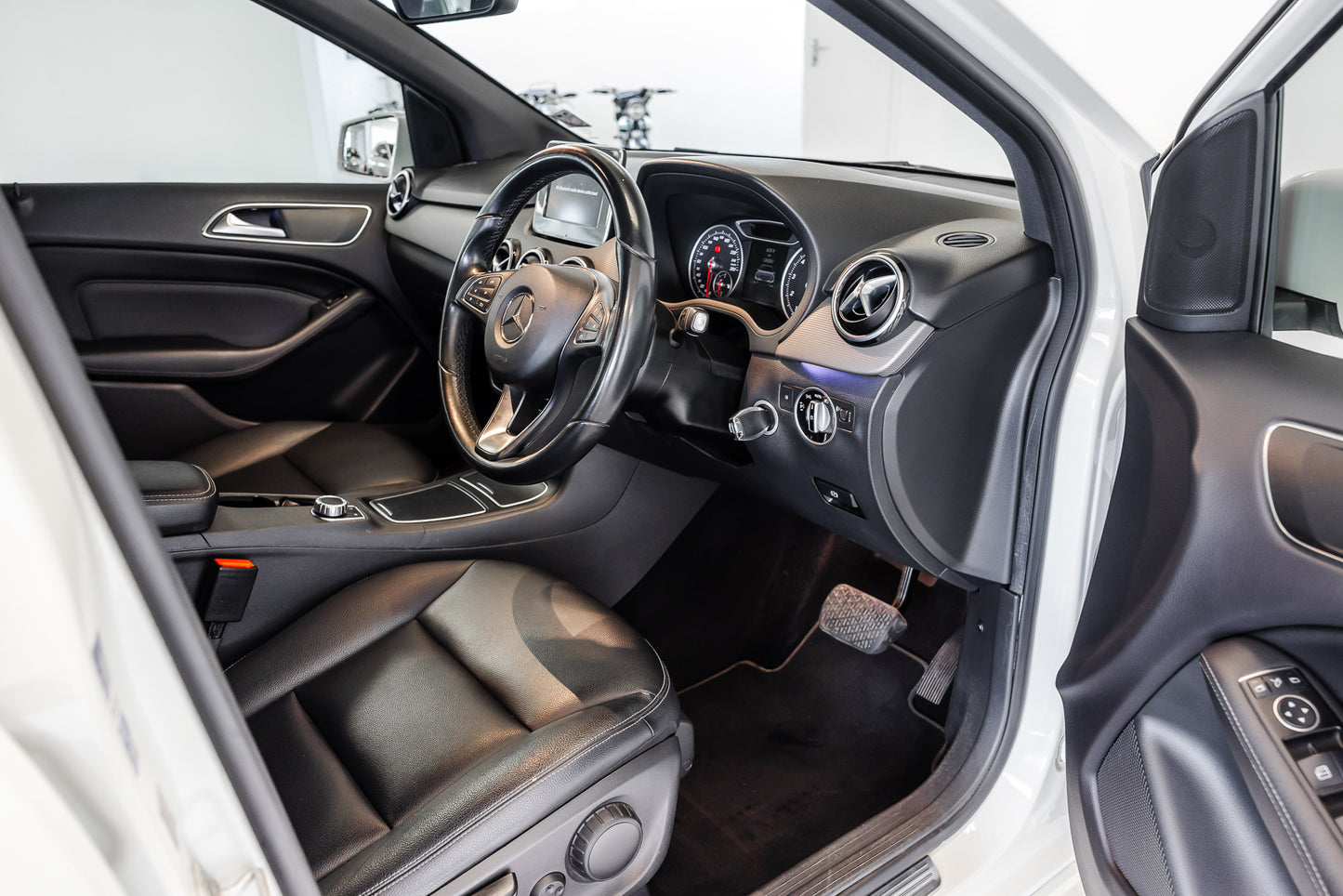 2015 Mercedes-Benz B200 - 127000km
