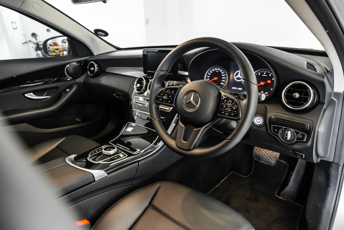 2020 Mercedes-Benz C180