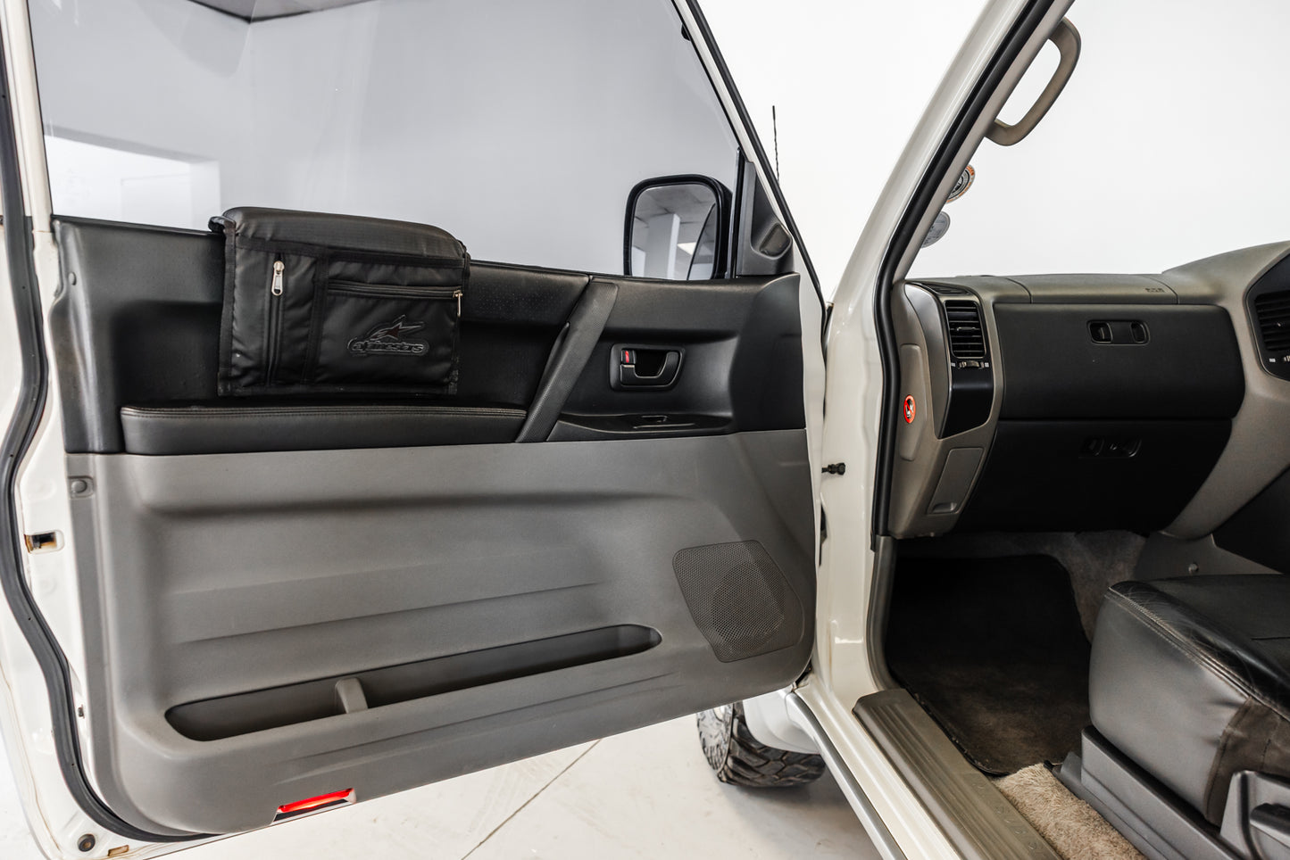 2001 Mitsubishi Pajero 3.5GLS Petrol